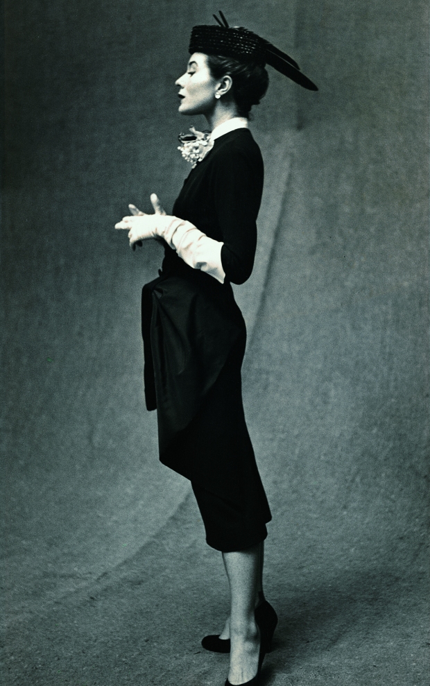Bettina top model black white dress © The Gordon Parks Foundation